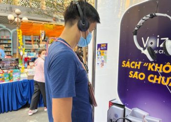 Đường sách và đường hoa Tết lần đầu mang đến trải nghiệm sách nói cho người dân TP.HCM - 2
