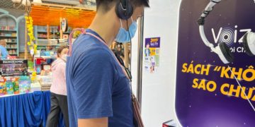 Đường sách và đường hoa Tết lần đầu mang đến trải nghiệm sách nói cho người dân TP.HCM - 2