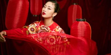 Liêu Hà Trinh đẹp hút hồn với áo dài, sáng tác thơ chúc Xuân bình an - 3