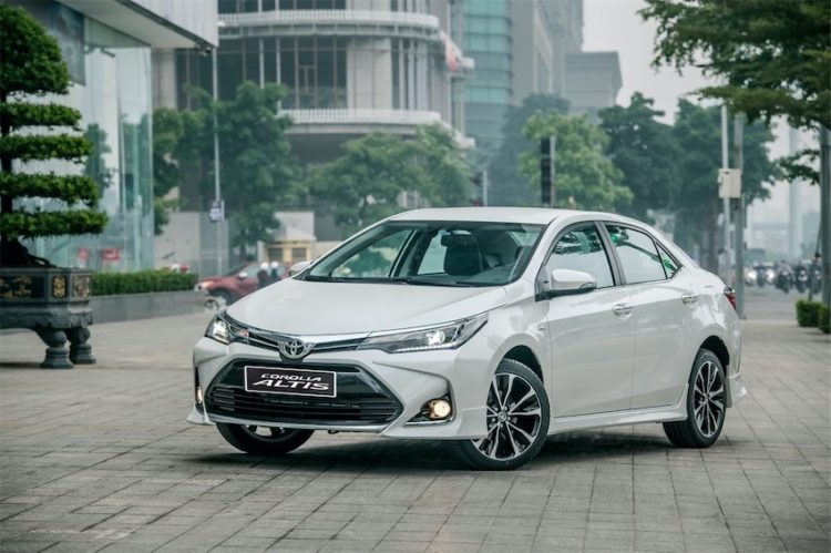 Toyota Việt Nam ưu đãi khủng đầu năm mua Corolla Altis, Innova và Wigo trong tháng 2/2022
