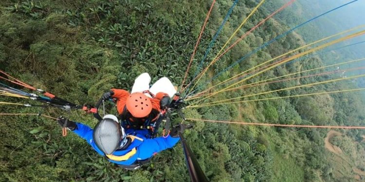 Bay dù lượn và cuộc trò chuyện... trên trời - 5