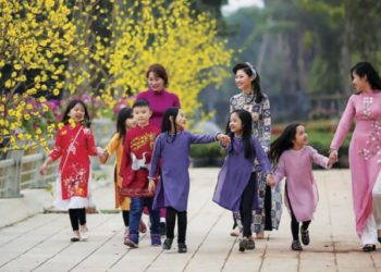 Chơi Xuân kẻo nuối tiếc Xuân - 2