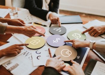 Triển vọng tươi sáng với sự gia tăng cơ hội việc làm, ngân sách lương thưởng và các chính sách hướng đến người lao động