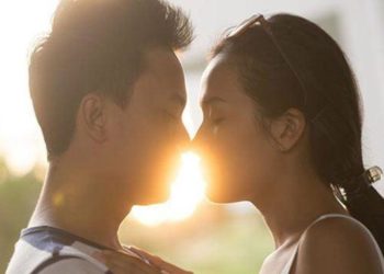 Những cái hôn đi vào lịch sử thế giới - 1