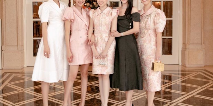 Thời trang khai xuân của các mỹ nhân việt trong buổi trà chiều - 21