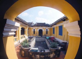 'Xóm Nhà giàu', tình gia tộc cũng giàu - 3