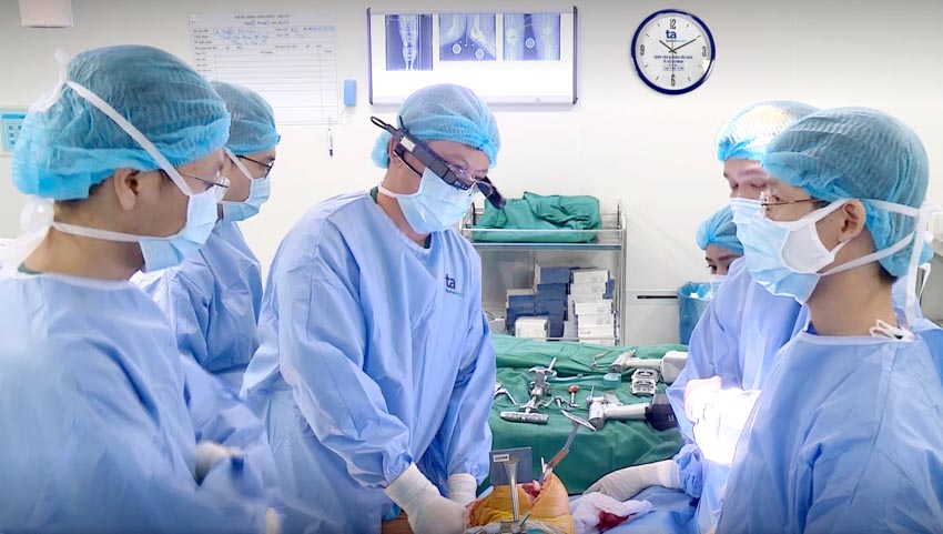 Bệnh viện đa khoa Tâm Anh đưa công nghệ thực tế ảo 'Mắt thần' vào thay khớp nhân tạo - 3