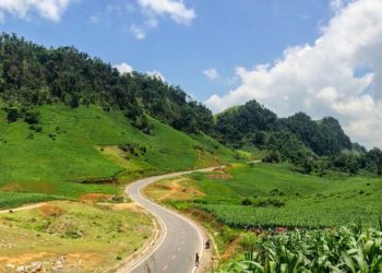 Giữa hai điểm đường cong là ngắn nhất