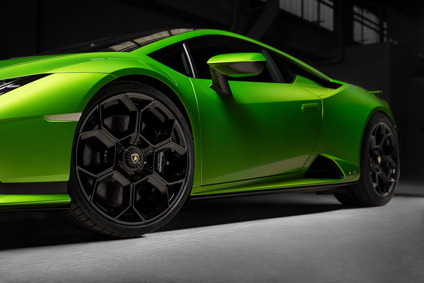 Automobili Lamborghini giới thiệu Huracán Tecnica 9