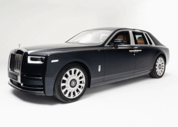 Rolls-Royce Motor Cars thử thách giới hạn với phiên bản Sapphire Astrum Gallery