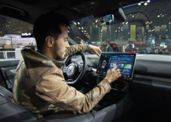 Vinfast hợp tác với Amazon tích hợp trợ lý giọng nói Alexa vào xe điện thông minh 3