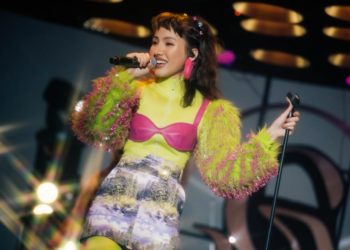 GiGi Hương Giang tự sáng tác album đầu tay, thể hiện khả năng hát live cùng Màu Nước Band - 2