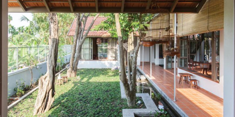 Ngôi nhà mới trong vườn cây cũ