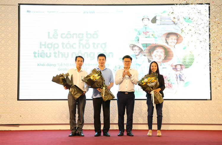 Khoảnh khắc công bố hợp tác giữa các bên