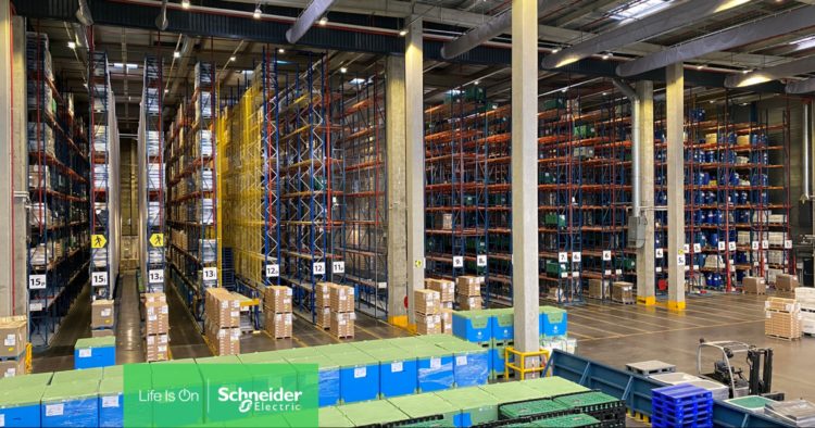 Schneider Electric hợp tác cùng Johnson & Johnson giảm thiểu dấu chân carbon cho nhà máy