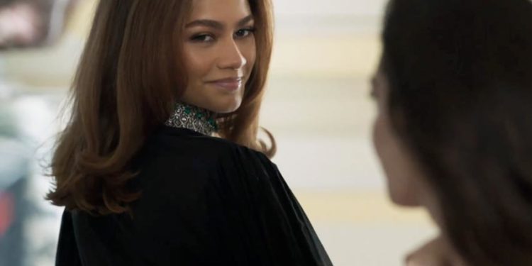 Ngôi sao 'Spider-Man' Zendaya diện thiết kế của Công Trí bên cạnh Anne Hathaway - 2