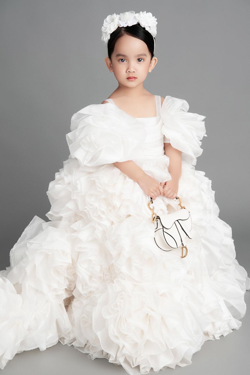 NTK Đỗ Mạnh Cường thiết kế váy tặng con gái - 1