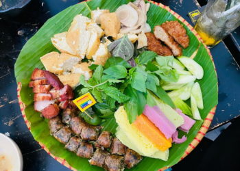 Mẹt bún đậu lục sắc trong Ngày Quốc tế chống kỳ thị LGBT 02