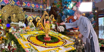 Bảo tháp Mandala Tây Thiên giới thiệu sách quý mừng lễ Đức Phật đản sinh