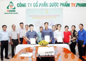 Khởi động dự án ‘Tiếp bước cùng em đến trường’ - 1