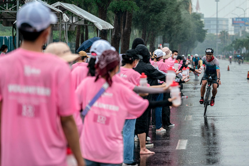 VNG IRONMAN 70.3 Việt Nam 2022: Hợp lực “Vũ Trụ Rực Rỡ” ngày trở lại