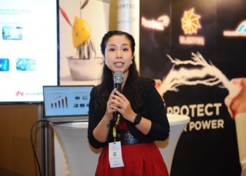 Bà Phạm Nguyễn Xuân Quỳnh - Phụ trách kinh doanh mảng Trung tâm Dữ liệu Huawei đã chia sẻ về giải pháp Trung tâm Dữ liệu mới của Huawei.