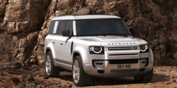 Land Rover Defender 130 SUV địa hình, thiết kế 8 chỗ ngồi
