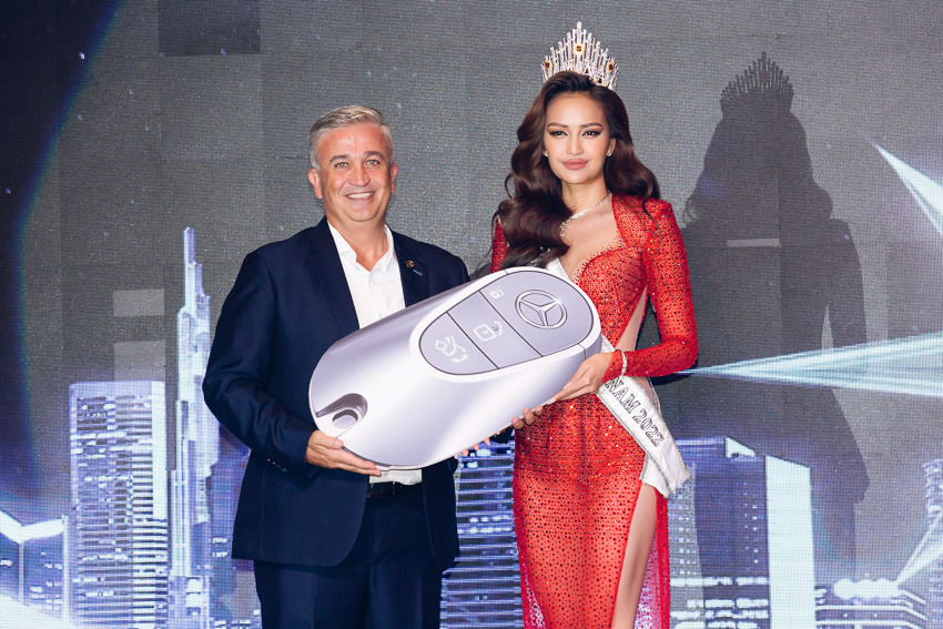 Mercedes-Benz C-class bước vào hành trình mới cùng tân Hoa hậu Hoàn vũ Việt Nam 2022