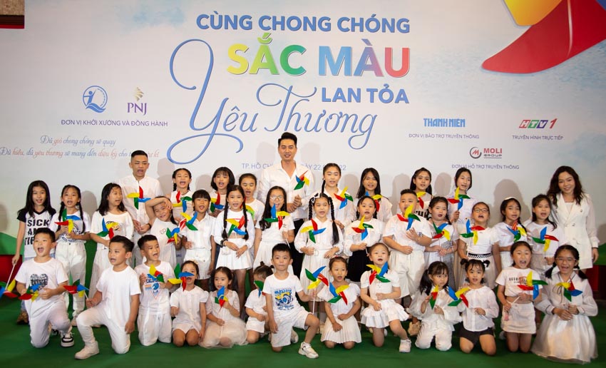 Dàn sao Việt chung tay lan tỏa yêu thương đến trẻ em tự kỉ trong chương trình đầy ý nghĩa - 1