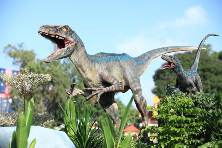 Lần đầu tiên Khủng Long trong Jurassic World xuất hiện trên Sông Sài Gòn 02