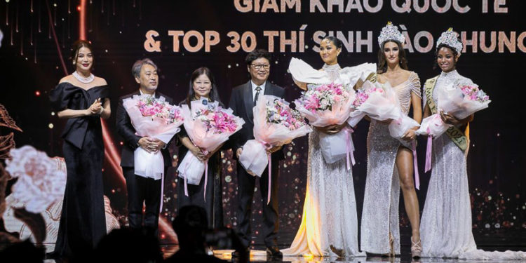 Hai Hoa hậu Trái Đất làm giám khảo Hoa hậu các dân tộc Việt Nam 2022