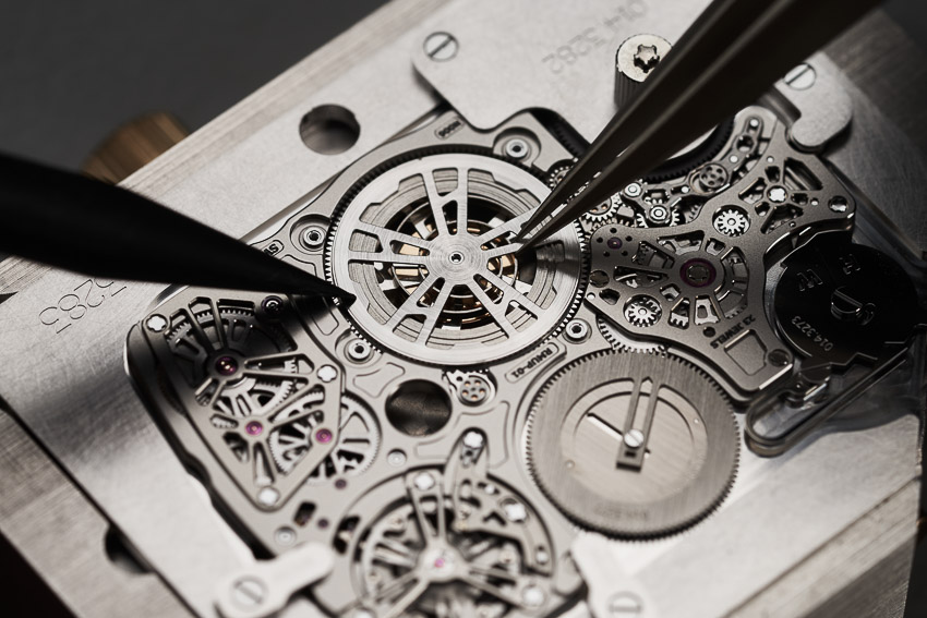 Chiếc đồng hồ siêu phẳng đầu tiên ra đời từ sự hợp tác của Richard Mille với Ferrari