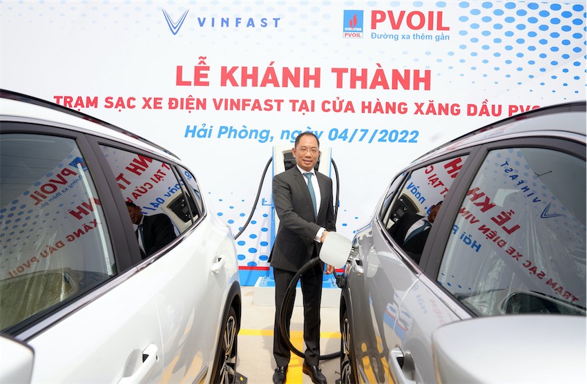 Sẽ có khoảng 300 trạm sạc VinFast tại cửa hàng xăng dầu Pvoil trên toàn quốc