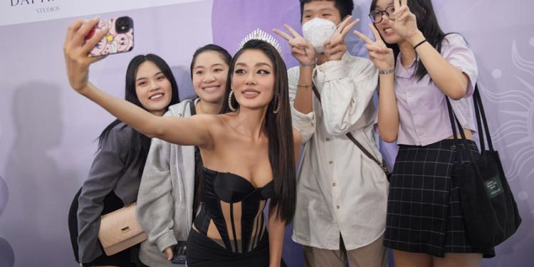 Á hậu Hoàn vũ Việt Nam Thảo Nhi Lê xuất hiện lộng lẫy trong buổi fan-meeting đầu tiên - 3