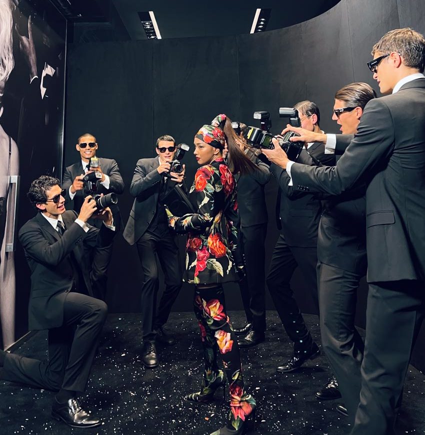Châu Bùi cá tính trên hàng ghế đầu show Dolce & Gabbana, chụp ảnh thân thiết cùng Kim Kardashian - 3