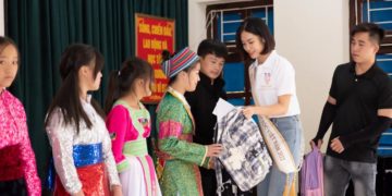 Hoa hậu Nông Thuý Hằng khởi đầu hành trình khuyến học tại Hà Giang - 2