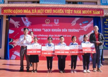 “Sạch khuẩn đến trường” đồng hành cùng 10.000 trẻ em vùng sâu, vùng xa bước vào năm học mới - 1