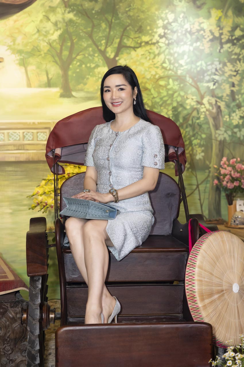 Hoa hậu Giáng My, Hương Giang, Khánh Vân chúc mừng Vũ Thu Phương lấn sân kinh doanh - 3