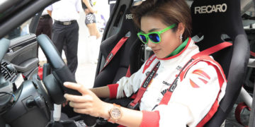 Nữ vận động viên Nguyễn Gia Bảo trong giải đua xe thể thao FIA Motorsport Games 2022 tại Pháp