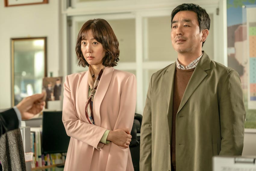 Siêu sao phòng vé Ryu Seung Ryong lấy nước mắt khán giả trong phim mới - 2