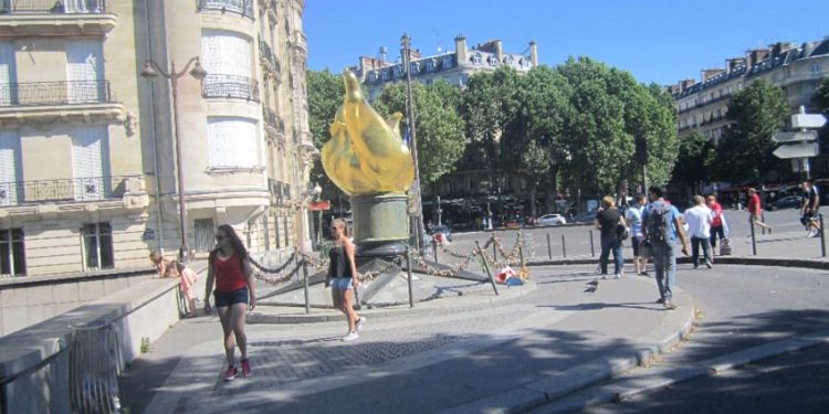 Đến nơi tưởng niệm Công nương Diana - 2