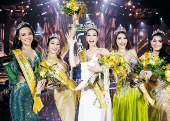 Đoàn Thiên Ân đăng quang Hoa hậu Hòa bình Việt Nam 2022 - 10