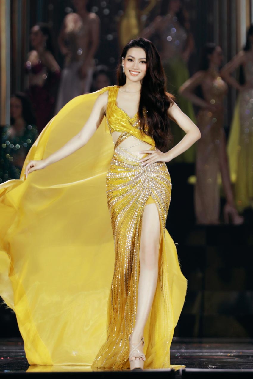 Đoàn Thiên Ân đăng quang Hoa hậu Hòa bình Việt Nam 2022 - 2