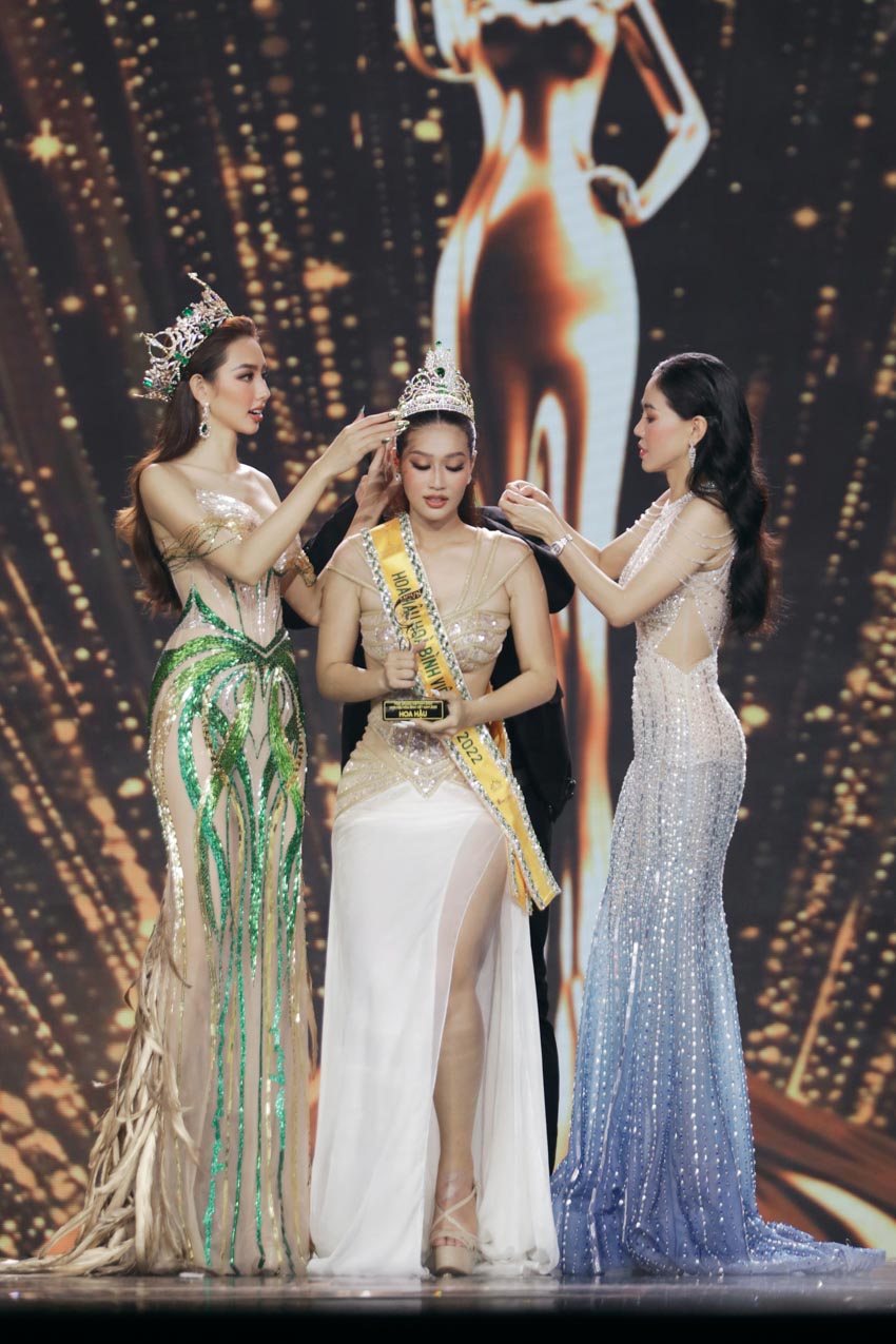 Đoàn Thiên Ân đăng quang Hoa hậu Hòa bình Việt Nam 2022 - 7