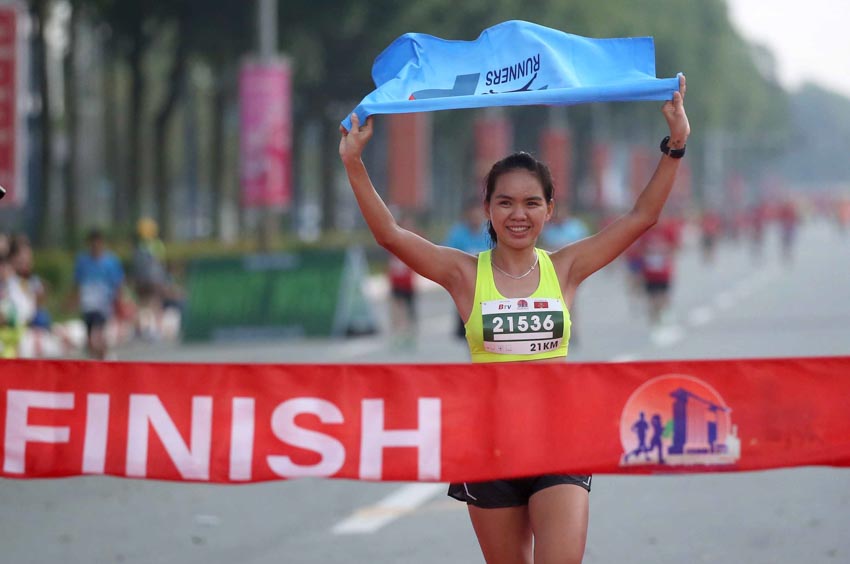 Hoàng Nguyên Thanh (Bình Phước) vô địch cự ly Marathon 42.195km - 3