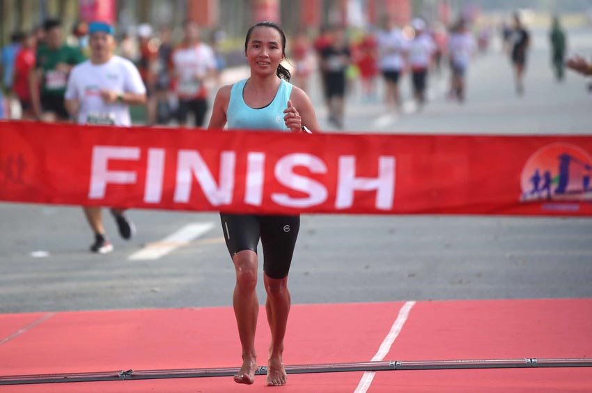 Hoàng Nguyên Thanh (Bình Phước) vô địch cự ly Marathon 42.195km - 5