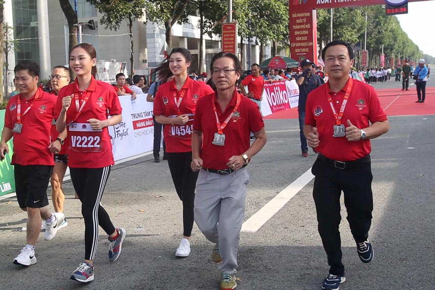 Hoàng Nguyên Thanh (Bình Phước) vô địch cự ly Marathon 42.195km - 6