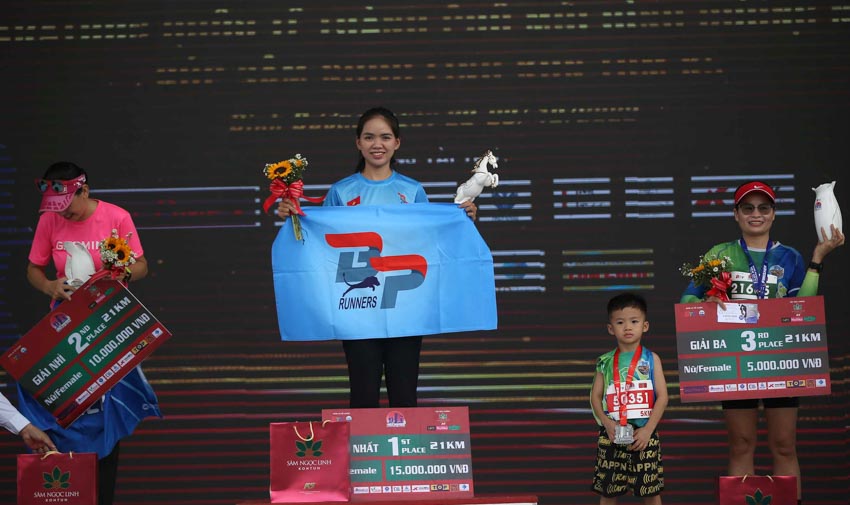 Hoàng Nguyên Thanh (Bình Phước) vô địch cự ly Marathon 42.195km - 8