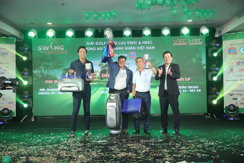 Giải Golf giao lưu Vrec & Hrec Mừng Ngày Doanh Nhân Việt Nam gây quỹ xây cầu từ thiện gần 3 tỷ đồng - 2