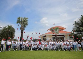 Giải Golf giao lưu Vrec & Hrec Mừng Ngày Doanh Nhân Việt Nam gây quỹ xây cầu từ thiện gần 3 tỷ đồng - 3